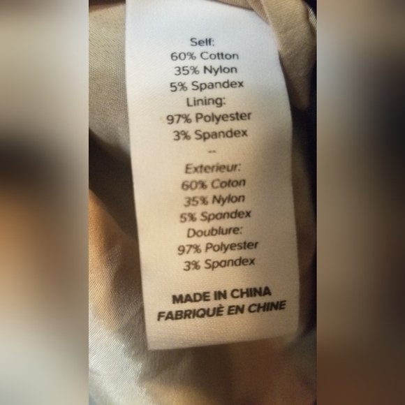 Cinq a Sept Lace Top with Front V Black sz M HOLIDAY PARTY READY ππππΎπ₯ - Picture 4 of 5